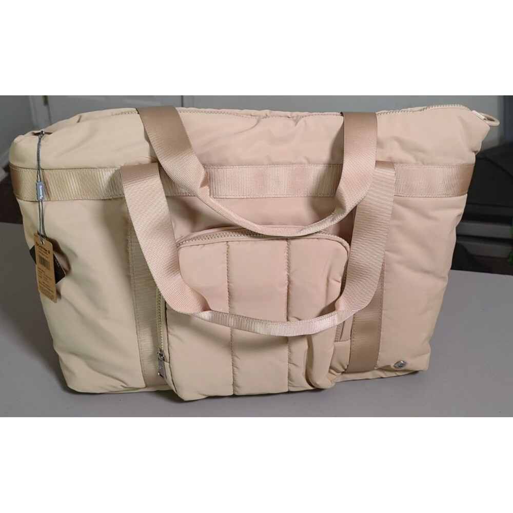 NWT Bearpaw Travel Essential brown puffy nylon zippered tote bag shoulder strap